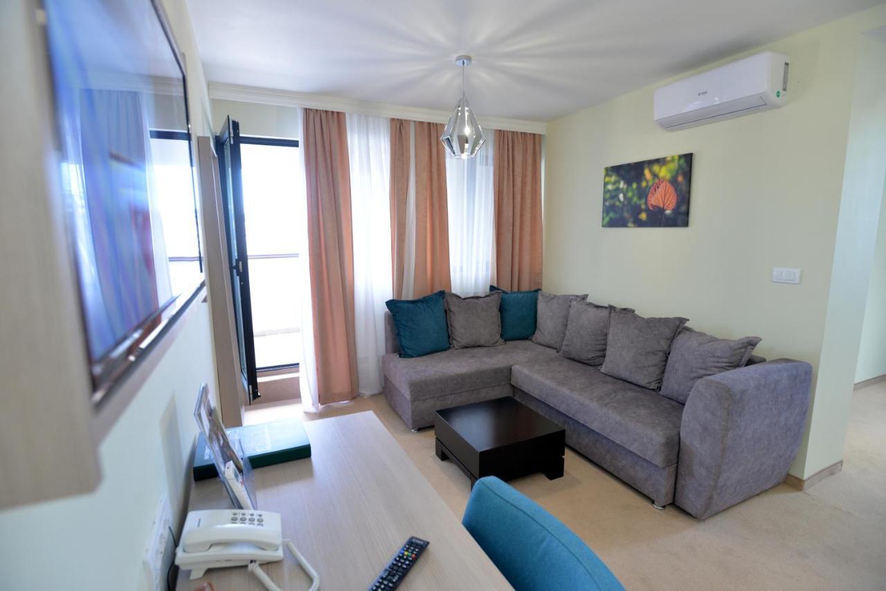 Hotel Livade Čačak Exteriör bild