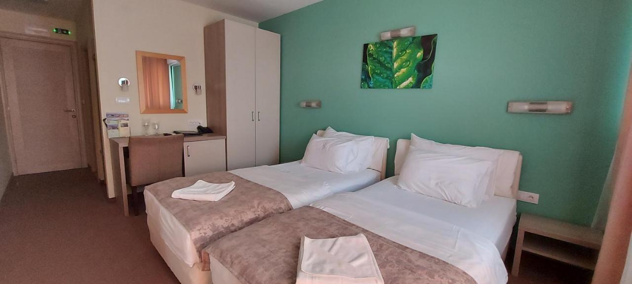 Hotel Livade Čačak Exteriör bild