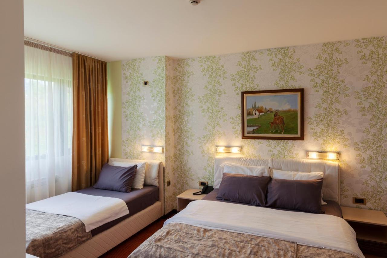 Hotel Livade Čačak Exteriör bild